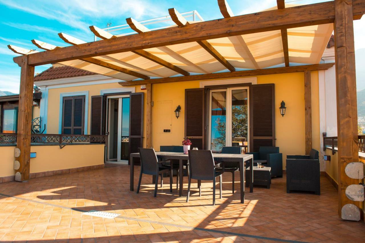 Villa Lucia Terrazza Panoramica Castellammare di Stabia Buitenkant foto